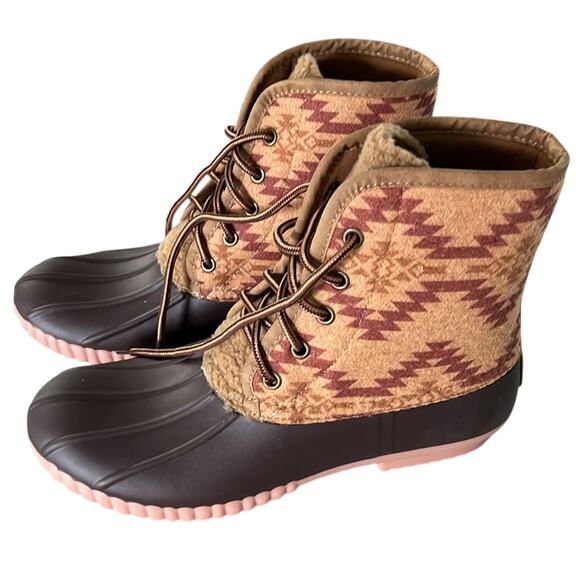 Simply Southern Duck Boots - Southwestern Aztec Print Womens Size 9 - New in Box - Picture 2 of 8